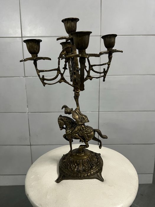 Castiças e estrutura em bronze fundido