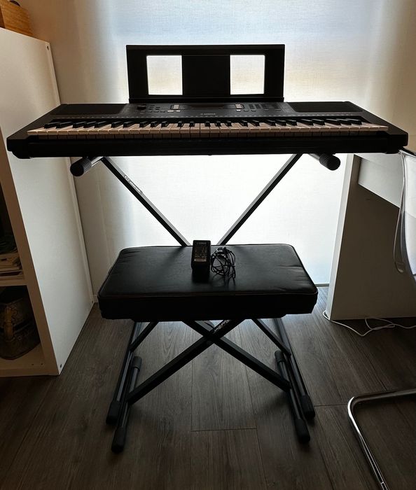 Teclado Yamaha PSR-E373 + Suporte + Banco Acolchoado Boston
