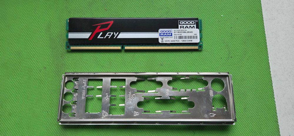 Asus H81M-C + Intel Pentium G3250 3.2 Ghz + DDR3 GoodRam 4 Gb