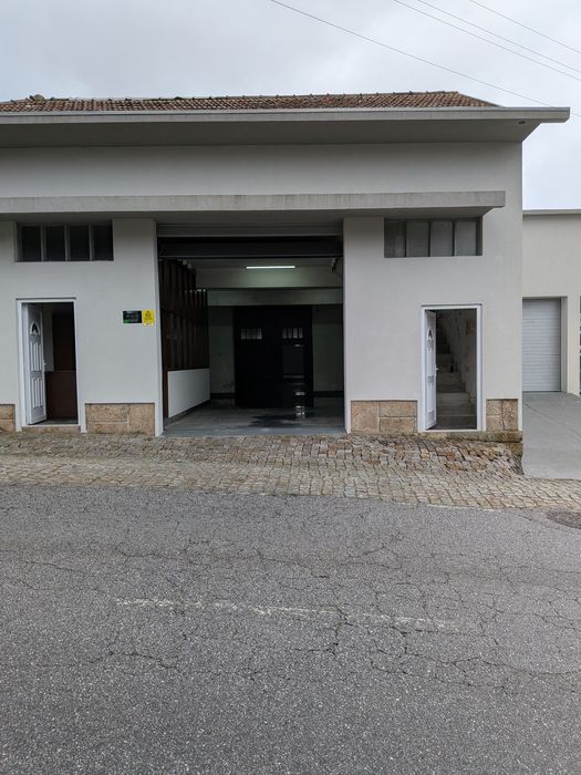 Vendo armazém com bons acessos