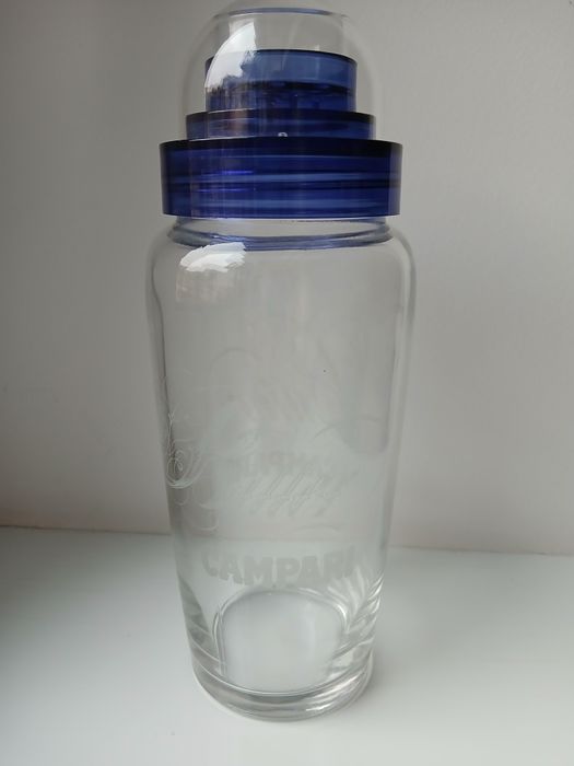 Шейкер для приготування напоїв/коктейлів. .