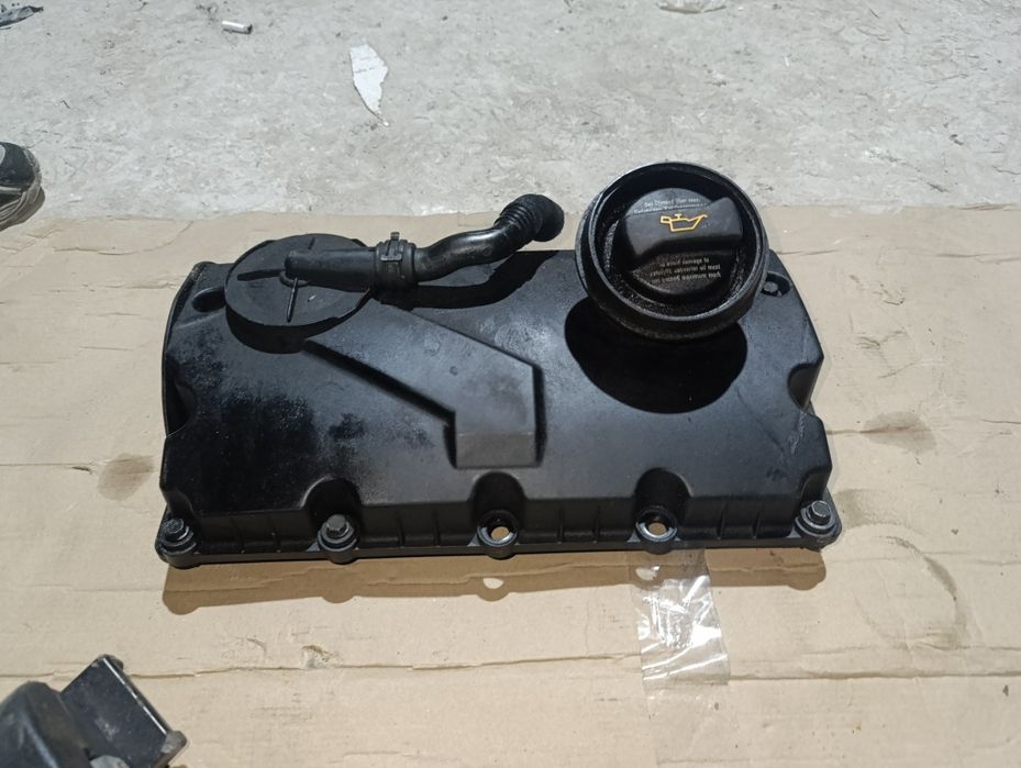 Клапанная крышка Skoda Octavia A5 Volkswagen Audi Seat 1.9 2.0 TDI