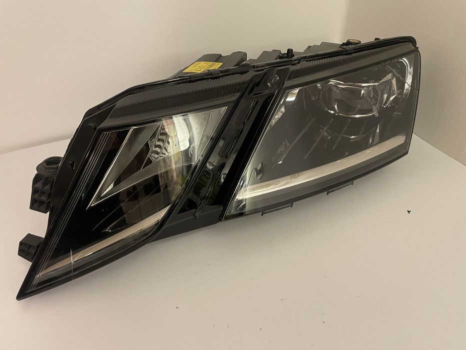 Skoda Octavia III lift  / lampa lewa przednia przód Full Led