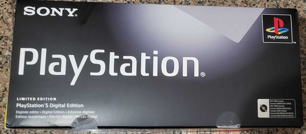 Playstation 5 Slim 30th anniversary edition