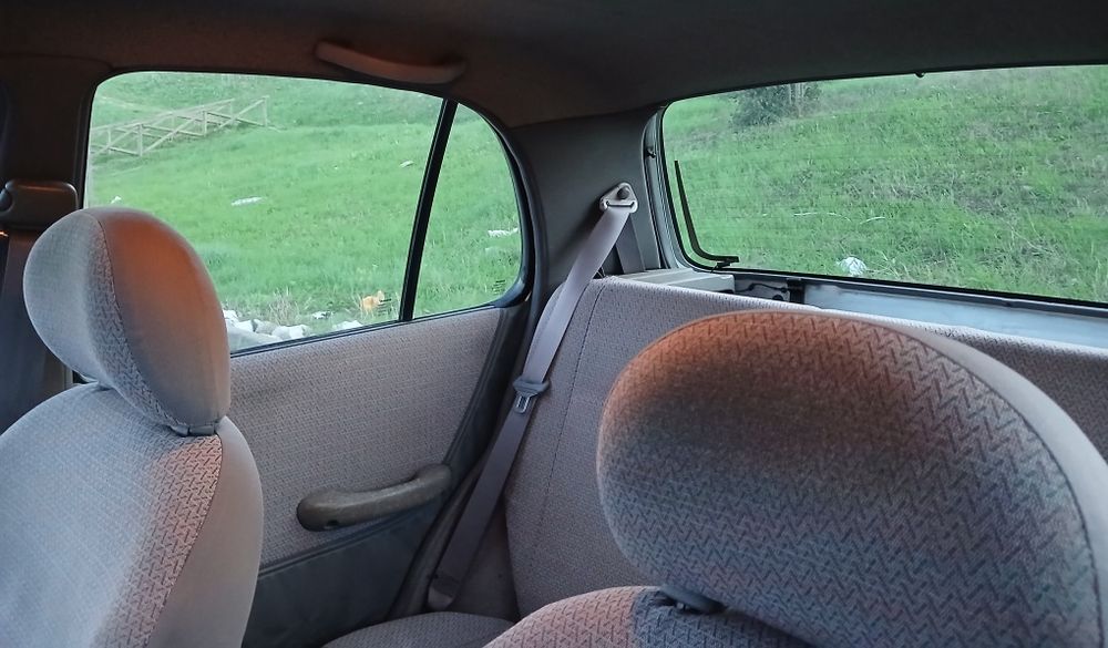 Nissan micra 1.0 apenas 131 mil kilometros