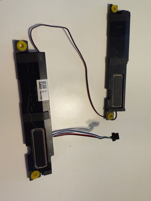 Asus ProArt Studiobook W700 - sprzedaż wszystkich części lub na części