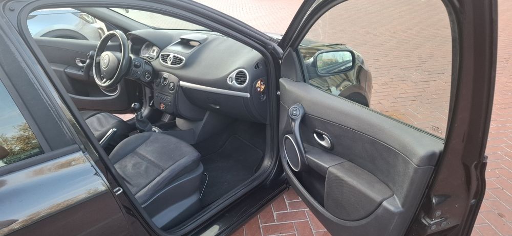 Renault Clio — fotografia 11