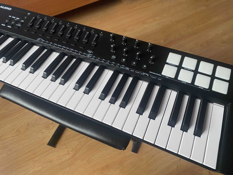 MIDI-клавіатура M-Audio Oxygen 49 MK V