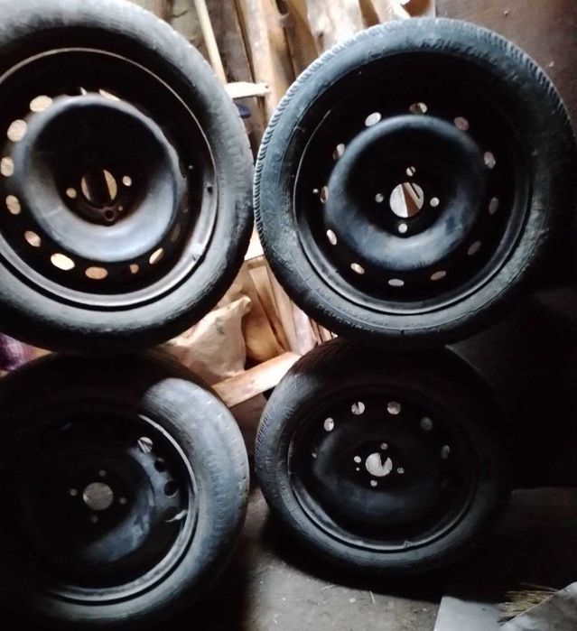 Продам резины 185\65\15 и 195\55\15 + Колпаки