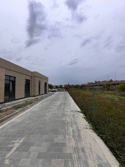 Продаж одноповерхового дуплексу площею 125 м² на власній земельній ділянці 3,6 сотки у селі Минай
