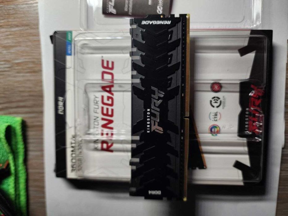 Kingston FURY Renegade RGB DDR4
