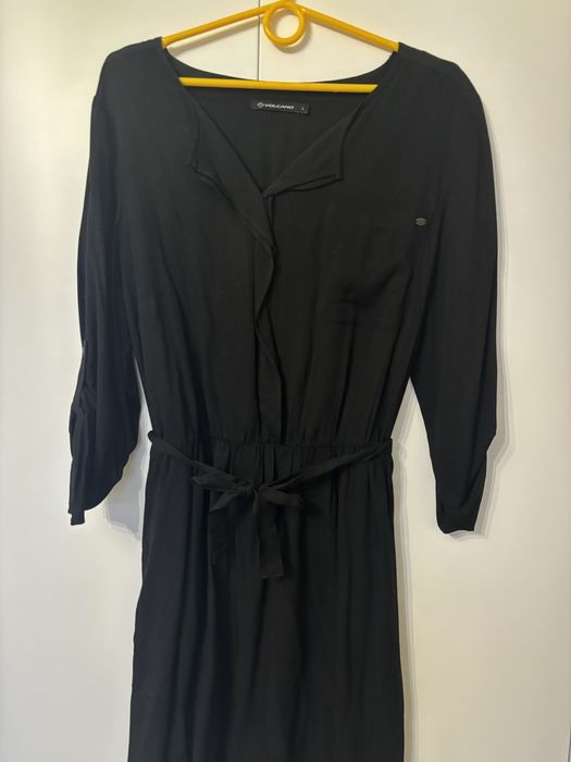 Sukienka czarna volcano