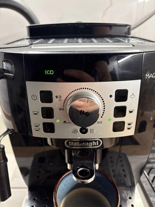 Ekspres De’Longhi Magnifica S ECAM 22.110