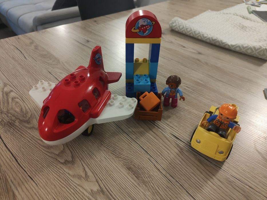 10961 LEGO Duplo samolot i lotnisko