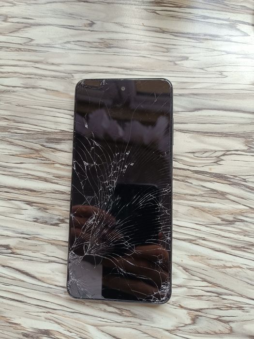 Chiński telefon na części( czasem  reaguje na dotyk )
