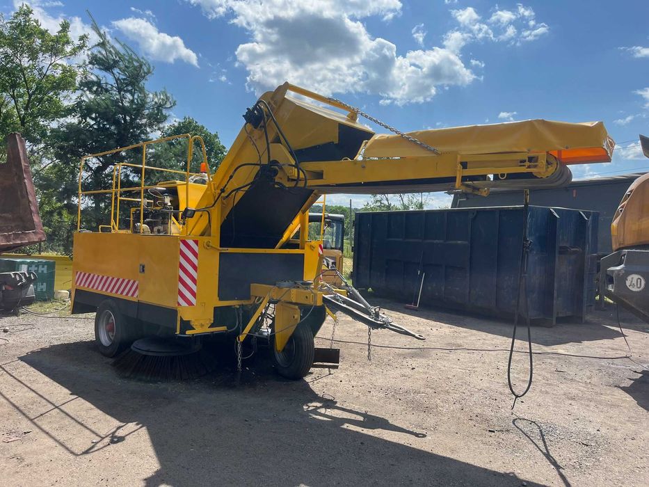 Zamiatarka elewatorowa Broddson Scandia 2500.