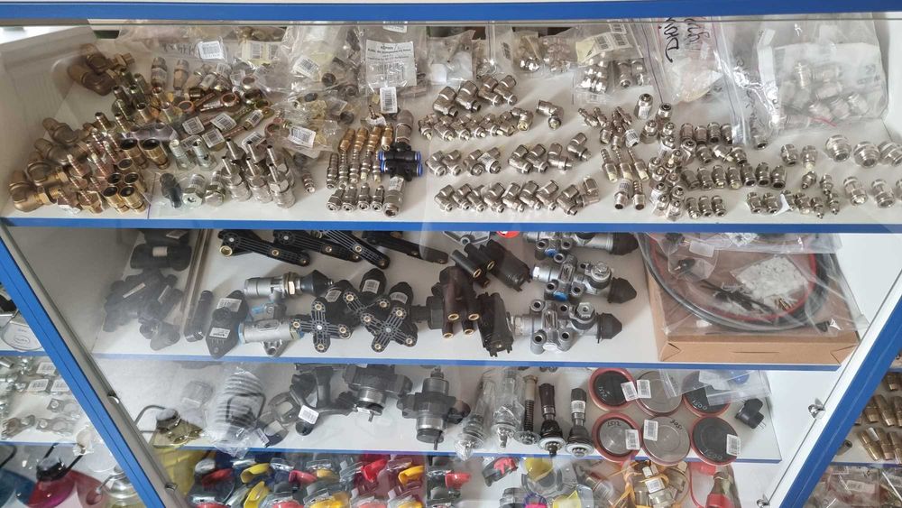 Фітінги до вантажівки. Штуцера. Аварійні з'єднання. БАГАТО. Вибір