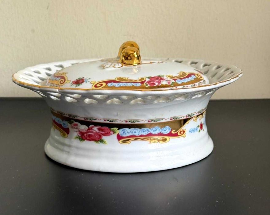 Bomboneira / Terrina em Porcelana Pintada à Mão - Estilo Clássico