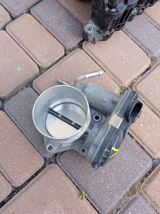 Бу запчастини на рав 4 гібрид 2020  дросельна заслонка