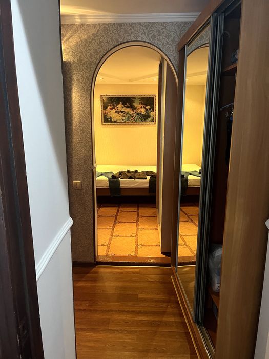 Одна кімната в оренду в центрі (тільки для дівчат)