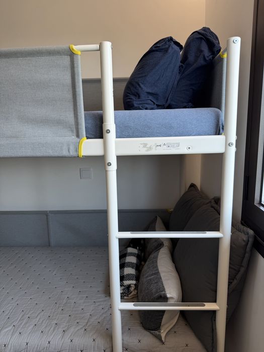 Beliche IKEA "Vitval" 90x200 cm + 2 colchoes
