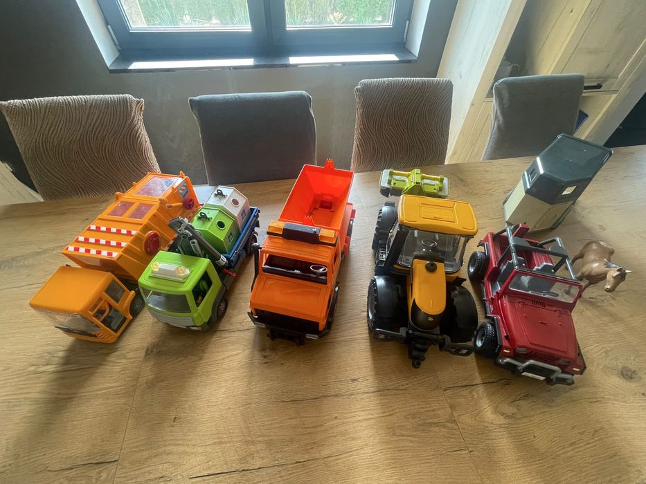 Zestaw zabawek Playmobil oraz Bruder