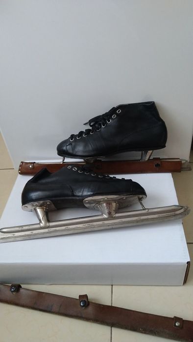 Конькобежные коньки.