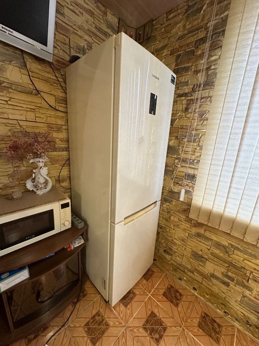 Продам холодильник Samsung!