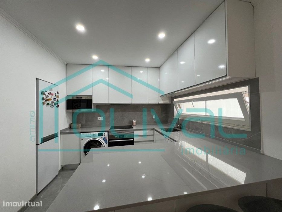 RESERVADO **Vivenda T2 Remodelada com Terraço em A-dos-Melros, Alve...