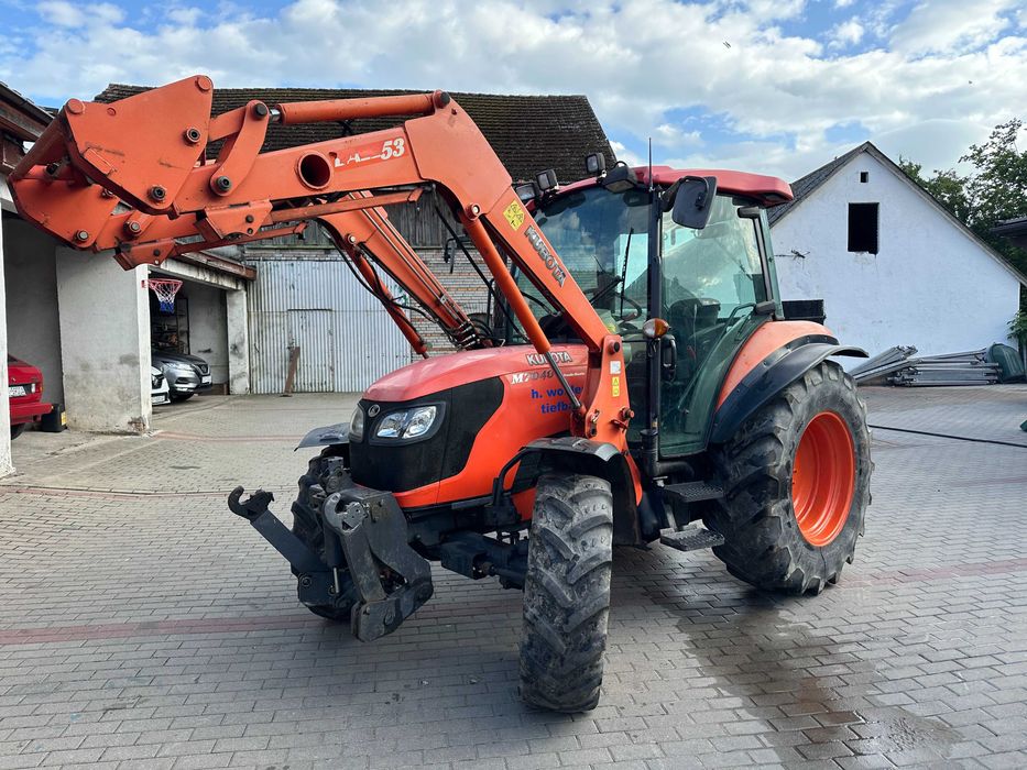 Ciągnik Kubota 7040