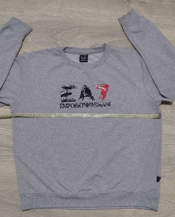 Szara bluza marki EA7 Emporio Arman rozmiar L.