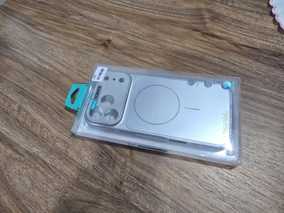 Capa de iphone 17 pro max prateado