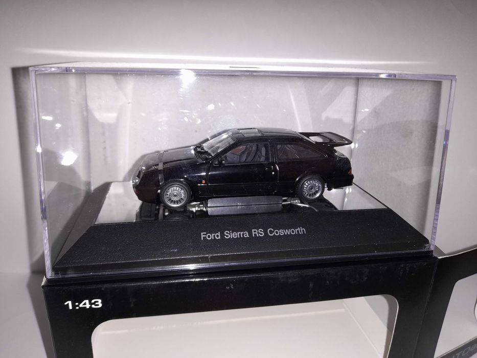 Ford Sierra Cosworth AutoArt 1:43
