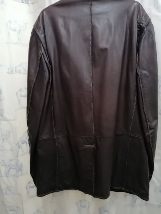 2 Casacos blaser t. M novos  o couro e macio para desocupar