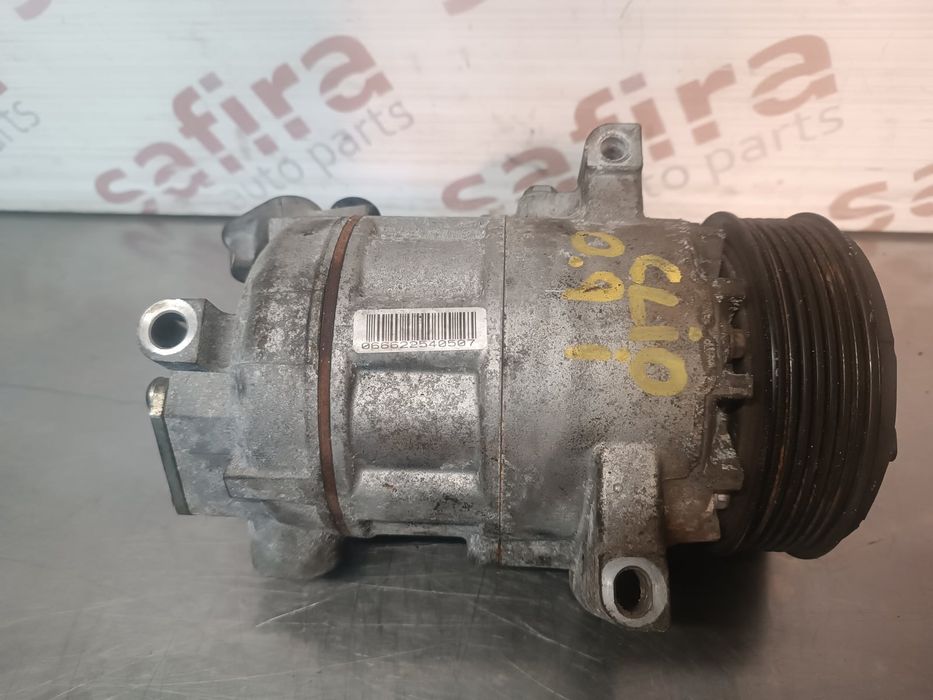Compressor Ar Condicionado RENAULT CLIO IV - 926000217R