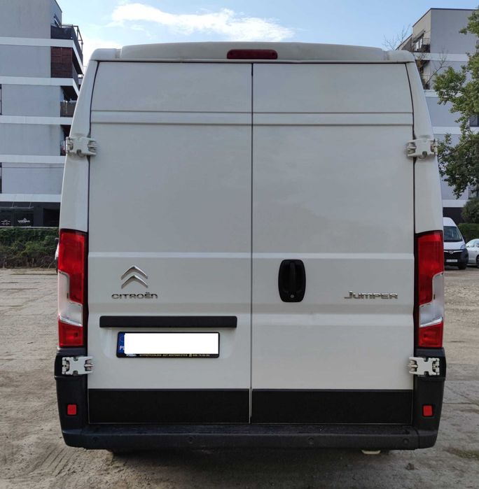 Wynajem lub wypożyczenie auta dostawczego busa Citroen Jumper L4H2