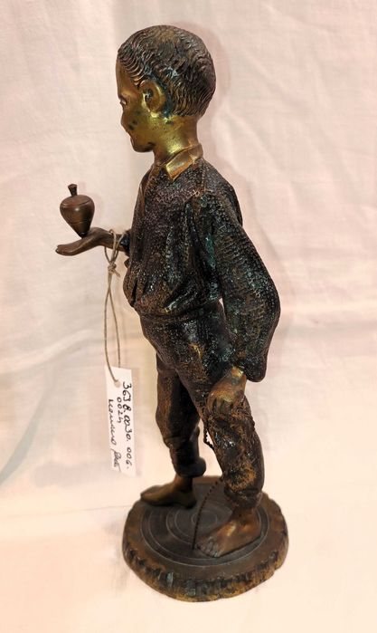 Menino Pião Bronze