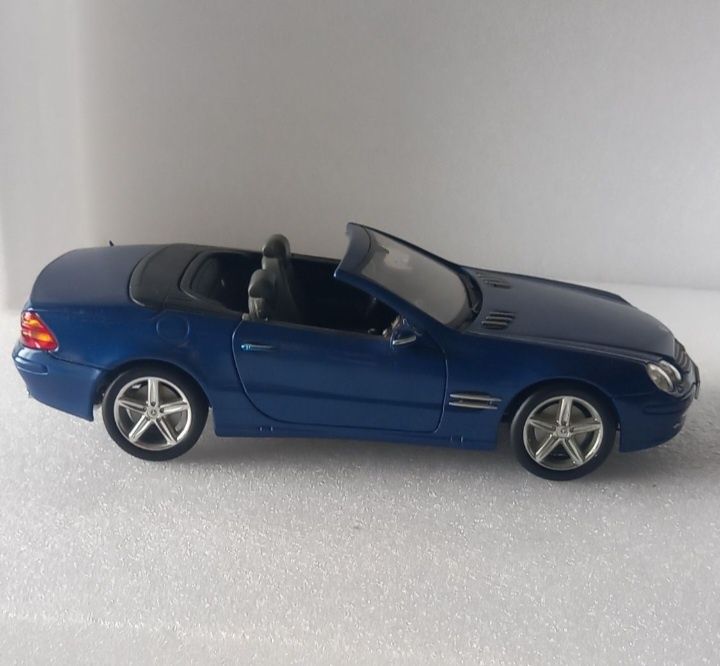 Mercedes-Benz sl-class escala 1:18 (sem caixa)