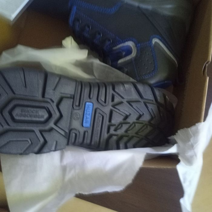 Nowe buty robocze zimowe