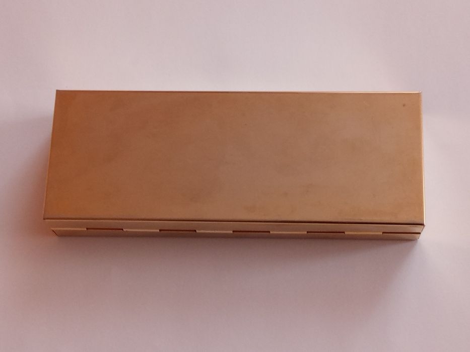 Maszynka do golenia i szczoteczka