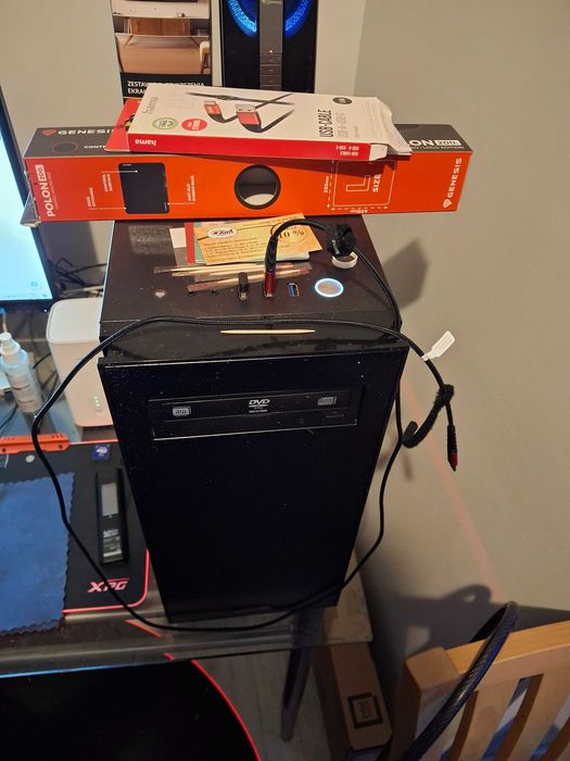 Sprzedam komputer z monitorem PHILIPS 27, klawiaturą, myszką i głośn.