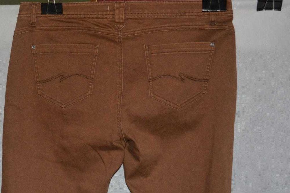 Elastyczne jeansy Collection L 44