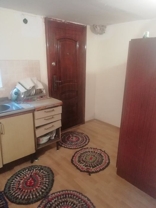 Здам пів будинка в районі лікарні