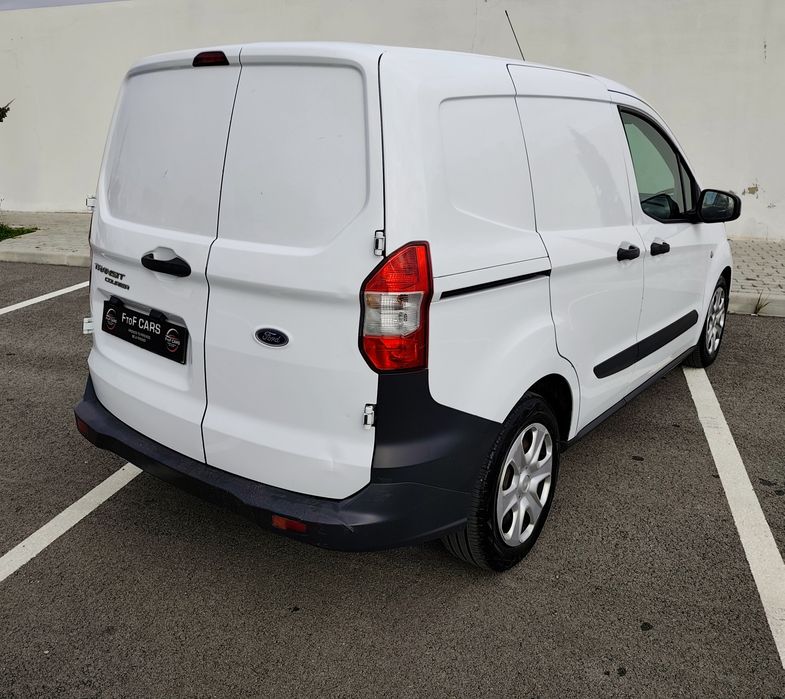 Ford Transit Courier (COM IVA DEDUTÍVEL)