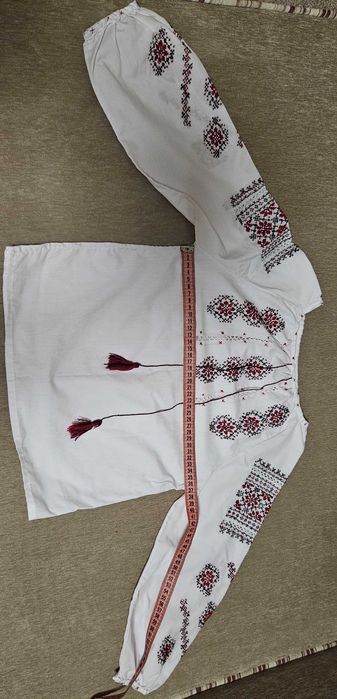 Вишиванка (ручна вишивка) для дівчинки