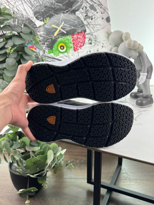 Кросівки Hoka Bondi SR 40 розмір Е11370