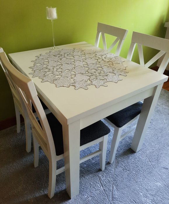 Zestaw Mebli / Stół + 4 krzesła