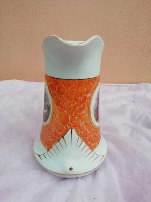 Lindíssimo jarro Vista Alegre. Em excelente estado.