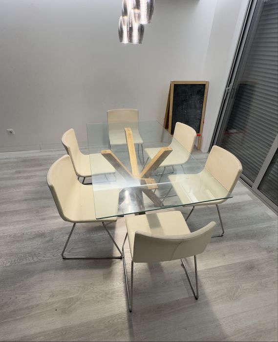 Mesa de vidro praticamente nova