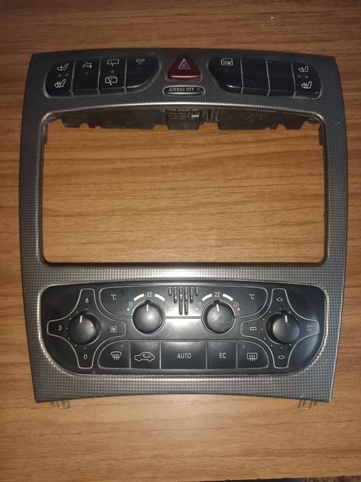 Блок керування печки і кліматом  Мерседес  W203